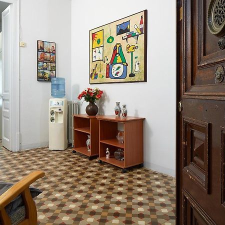 B&B Estudiantes Balmes Barcelona Exterior foto