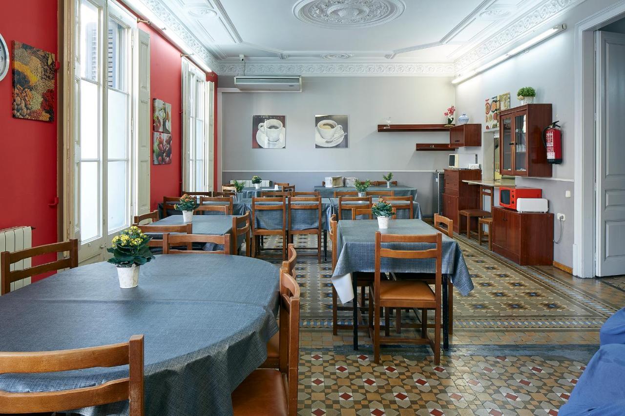 B&B Estudiantes Balmes Barcelona Exterior foto