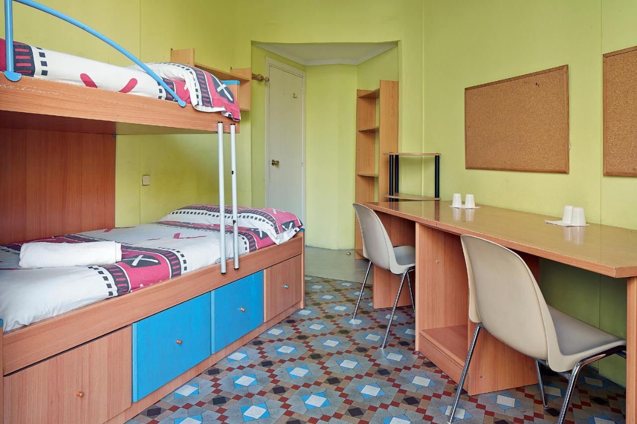 B&B Estudiantes Balmes Barcelona Exterior foto